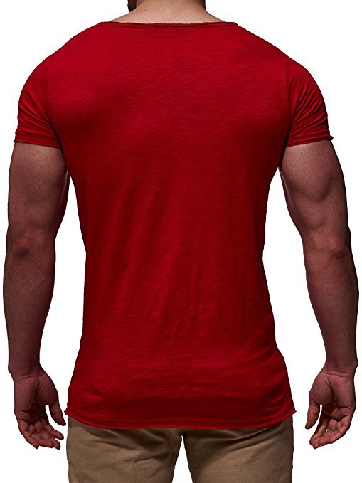 V-Neck T-Shirt in Red
